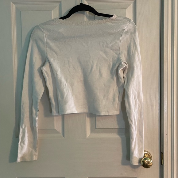 Womens (M) American Eagle White waffle long sleeve with lace detail on neckline - Picture 2 of 3